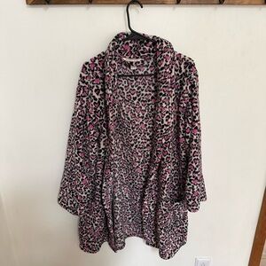 Victoria’s Secret Pink Leopard Heart Print Robe